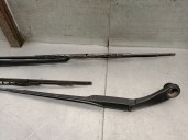 Replacement front right wiper arm for Kia Carens IV 1.7 CRDi OEM IAM reference 98321A4000 98311A4000 