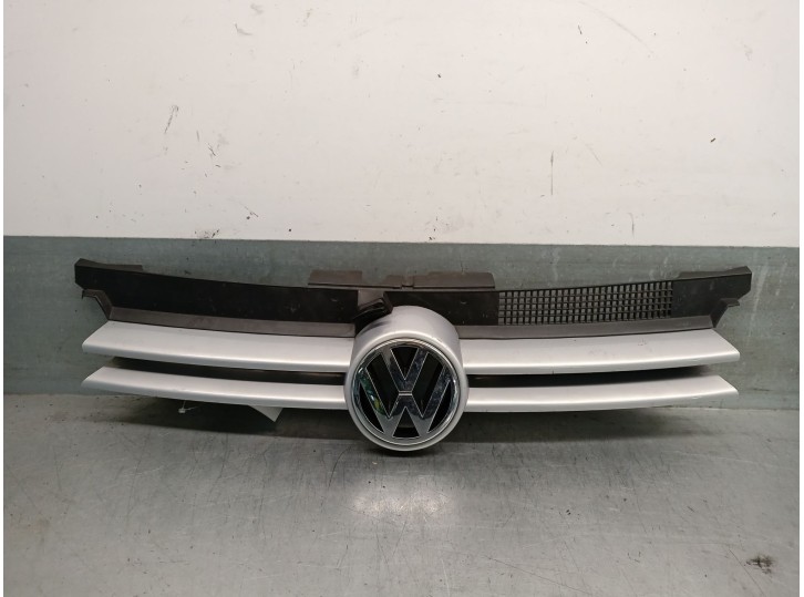 Recambio de rejilla delantera para volkswagen golf iv berlina (1j1) 1.9 tdi referencia OEM IAM 1J0853653C 1J0853653C 