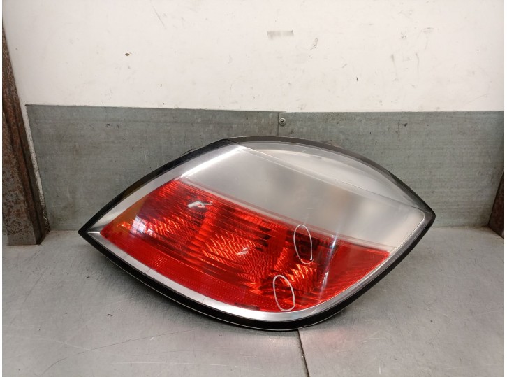 Recambio de piloto trasero derecho para opel astra h berlina 1.7 16v cdti referencia OEM IAM 1222112 1222112 