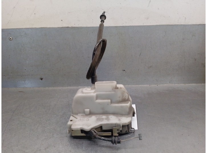 Recambio de cerradura puerta trasera derecha para citroën c3 1.4 hdi referencia OEM IAM 9138C1 9138C1 