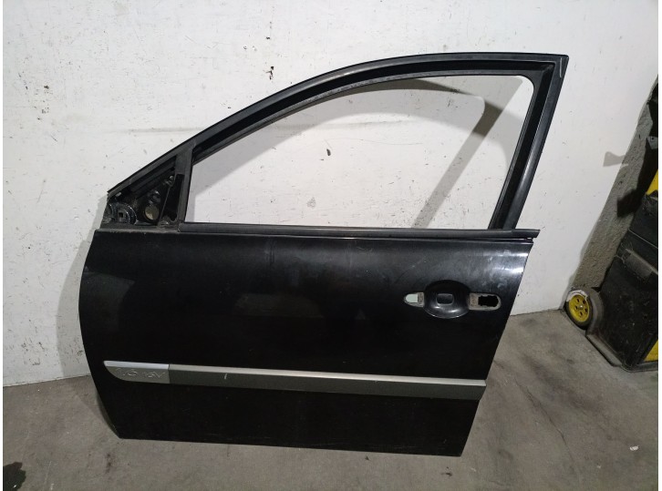 Recambio de puerta delantera izquierda para renault megane ii berlina 5p 1.6 16v referencia OEM IAM 7751473728 7751473728 