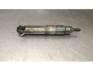 Recambio de inyector para volkswagen golf iv berlina (1j1) 1.9 tdi referencia OEM IAM 038130201G 0432193733 BOSCH
