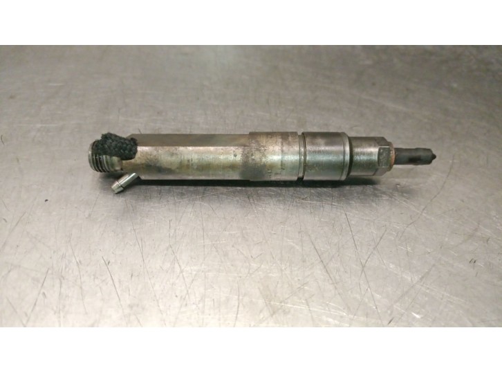 Recambio de inyector para volkswagen golf iv berlina (1j1) 1.9 tdi referencia OEM IAM 038130201G 0432193733 BOSCH