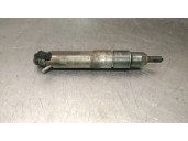 Replacement injector for Volkswagen Golf IV Sedan (1J1) 1.9 TDI OEM IAM reference 038130201G 0432193733 BOSCH