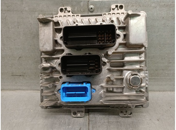 Recambio de centralita motor uce para opel astra j lim. 1.6 cdti dpf referencia OEM IAM 55491600 55491600 