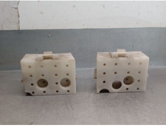 Recambio de refuerzo paragolpes trasero para renault clio ii fase i (b/cbo) 1.4 16v referencia OEM IAM 7700415351 7701205650 