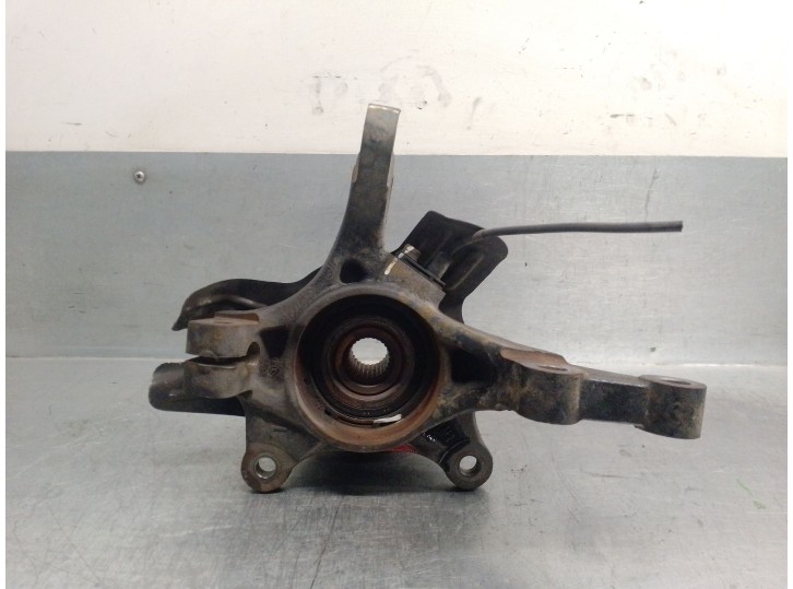 Replacement front left steering knuckle for Kia Carens IV 1.7 CRDi OEM IAM reference 51715A4001 51715A4001 