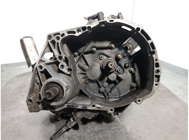Recambio de caja cambios para renault kangoo (f/kc0) 1.9 diesel referencia OEM IAM JB1S112 7711134409 B285984