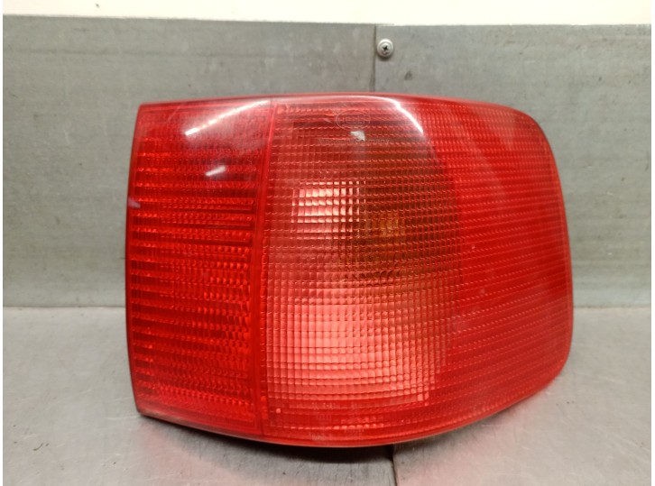 Recambio de piloto trasero derecho para audi a6 berlina (c4) 2.6 referencia OEM IAM 4A5945218A 4A5945218A 