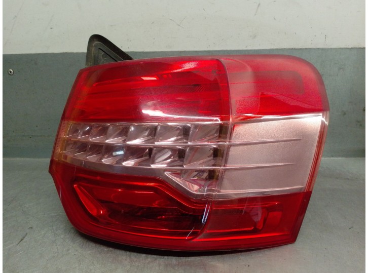 Recambio de piloto trasero derecho para citroën c5 berlina 2.0 hdi fap referencia OEM IAM 9681063680 6350EW 