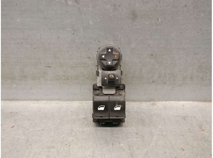 Recambio de mando elevalunas delantero izquierdo para citroën jumpy iii furgoneta (v_) 2.0 bluehdi 120 referencia OEM IAM 967833