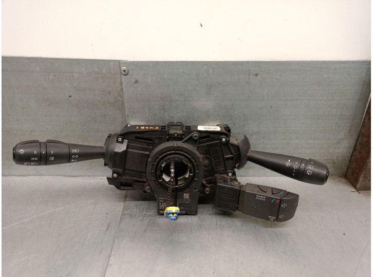 Recambio de mando luces para dacia dokker 1.5 dci diesel fap cat referencia OEM IAM 681727472R 255672302R 