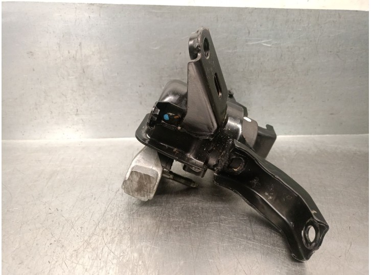 Replacement right engine mount for Toyota Auris 1.8 16V CAT OEM IAM reference 1230537160 1230537160 