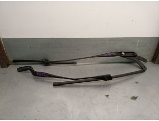 Recambio de brazo limpia delantero derecho para ford focus c-max (cap) 1.6 tdci cat referencia OEM IAM 3M5117526 1628979 