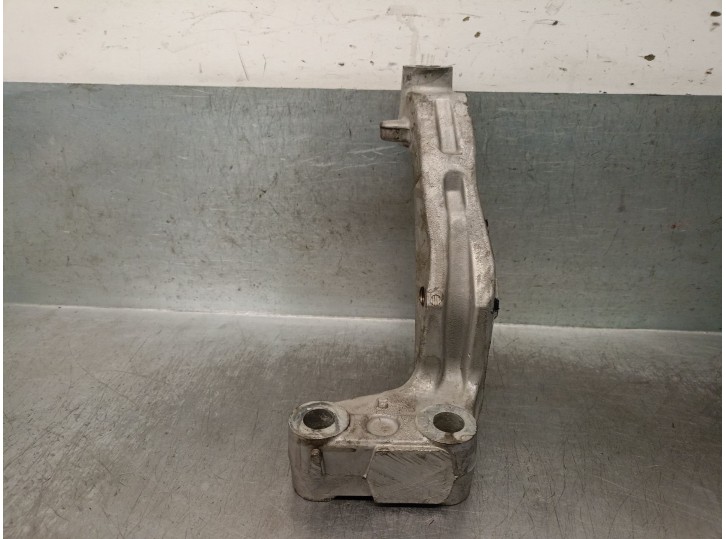 Replacement left engine mount for Citroën Berlingo (ER_, EC_) 1.5 BlueHDi 100 OEM IAM reference 9816803780 9816803780 