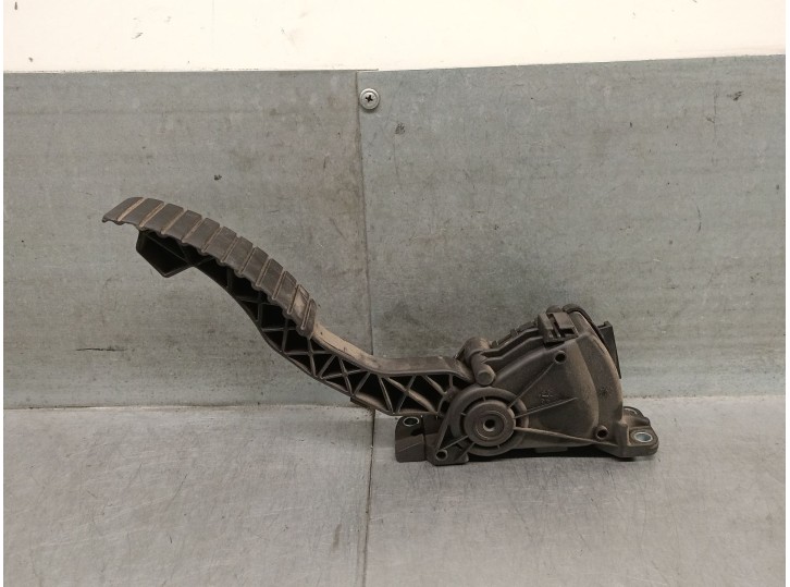 Recambio de potenciometro pedal para renault laguna ii (bg0) 1.9 dci diesel referencia OEM IAM 8200415818 8200415818 