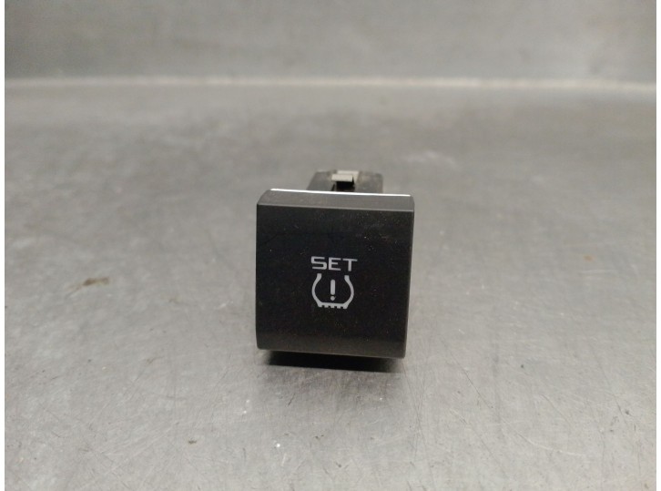 Replacement switch for Skoda Yeti (5L) 2.0 TDI OEM IAM reference 5L0927127 5L0927127 