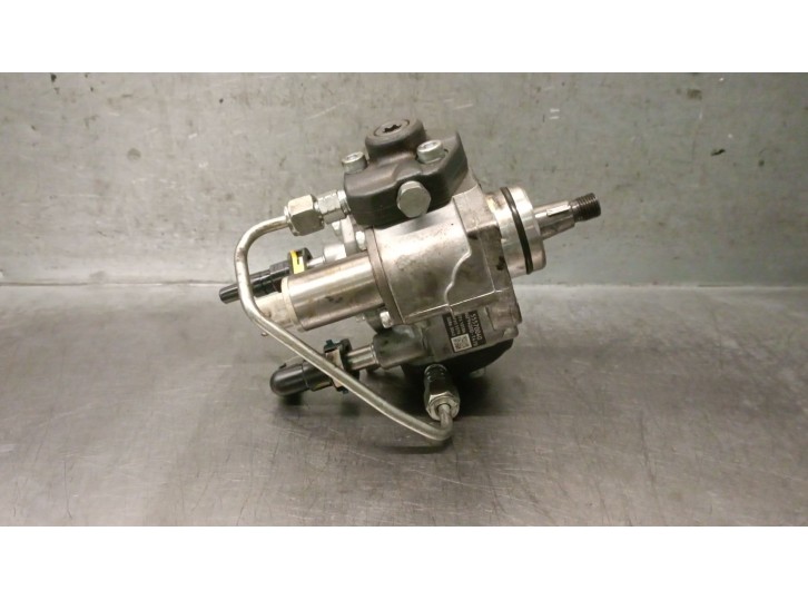 Recambio de bomba inyeccion para opel astra j lim. 1.6 cdti dpf referencia OEM IAM 55570040 819262 