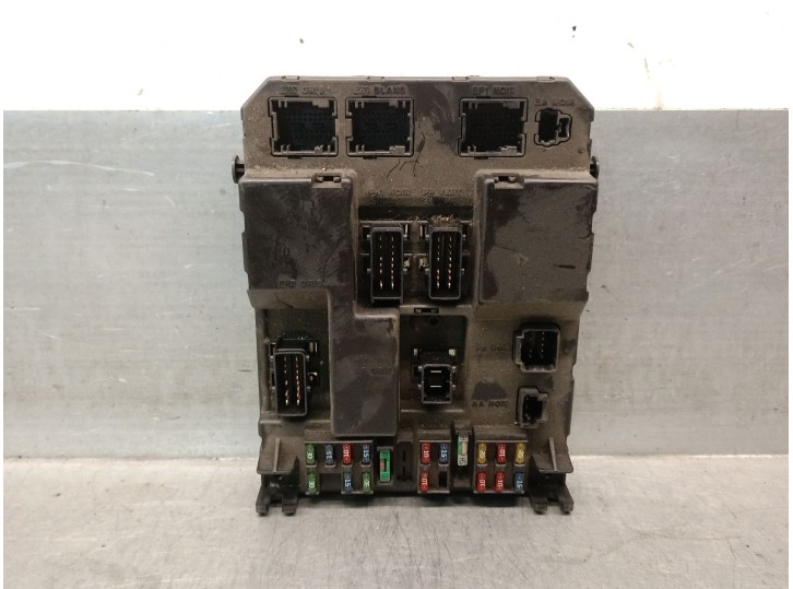 Recambio de caja reles / fusibles para peugeot 307 (s1) xsi referencia OEM IAM 9651197480  BSIJ0200 VALEO