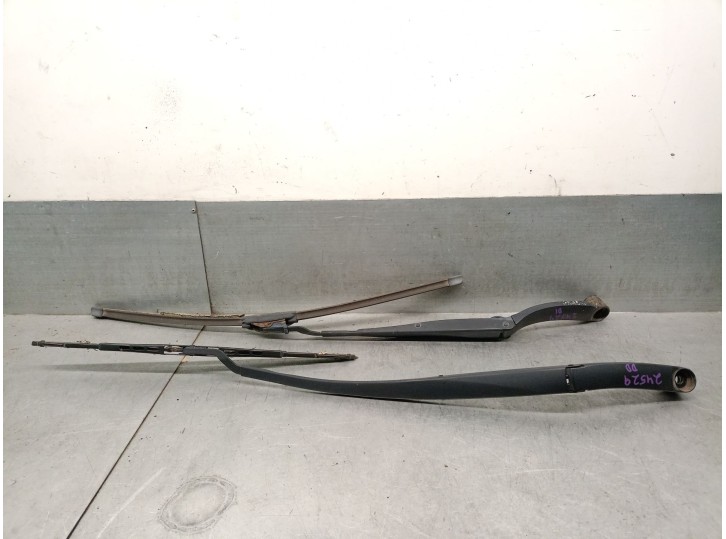 Recambio de brazo limpia delantero derecho para kia optima 1.7 crdi cat referencia OEM IAM 98321D4000 98321D4000 