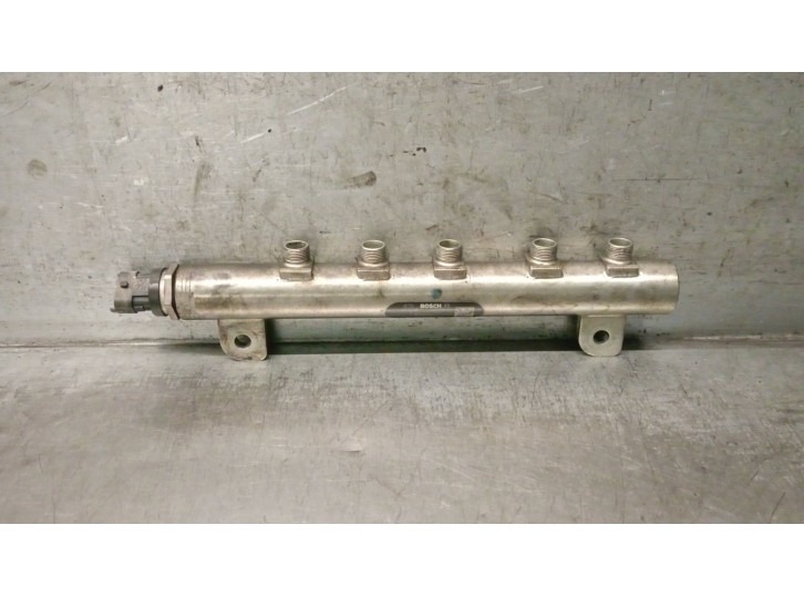 Replacement fuel rail for Fiat Stilo (192) 1.9 JTD CAT OEM IAM reference 55200264 55200264 0445214053 BOSCH