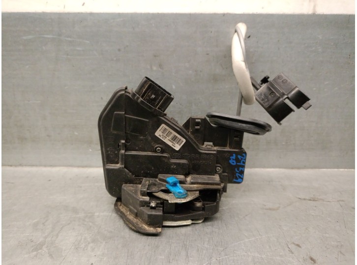 Recambio de cerradura puerta trasera derecha para kia optima 1.7 crdi cat referencia OEM IAM 81420D4020G 81420D4020G 