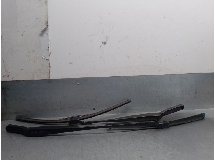 Recambio de brazo limpia delantero derecho para skoda yeti (5l) 2.0 tdi referencia OEM IAM 5L1955410 5L1955409 