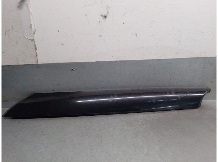 Recambio de molduras delanteras para skoda yeti (5l) 2.0 tdi referencia OEM IAM 5L0853264 5L0853264 