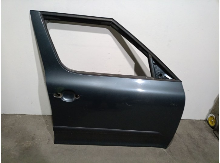 Recambio de puerta delantera derecha para skoda yeti (5l) 2.0 tdi referencia OEM IAM 5L0831056 5L0831056 