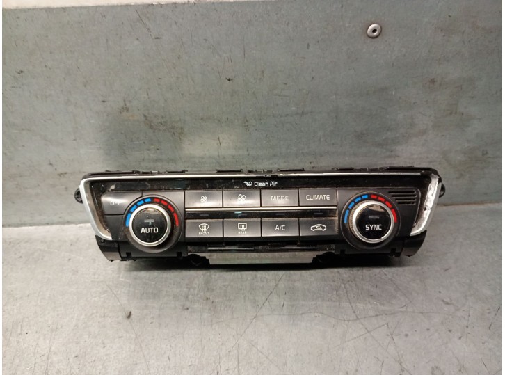 Recambio de mando climatizador para kia optima 1.7 crdi cat referencia OEM IAM 97250D4811WK 97250D4811WK 