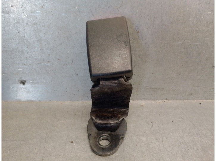 Recambio de enganche cinturon trasero central para skoda yeti (5l) 2.0 tdi referencia OEM IAM 5L6857739 5L6857739 