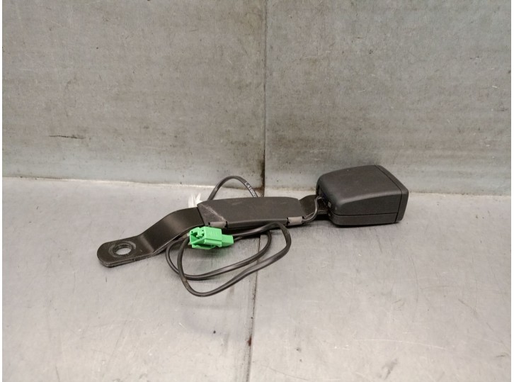 Recambio de enganche cinturon delantero izquierdo para skoda fabia iii (nj3) 1.0 referencia OEM IAM 6V0857755C 6V0857755C 