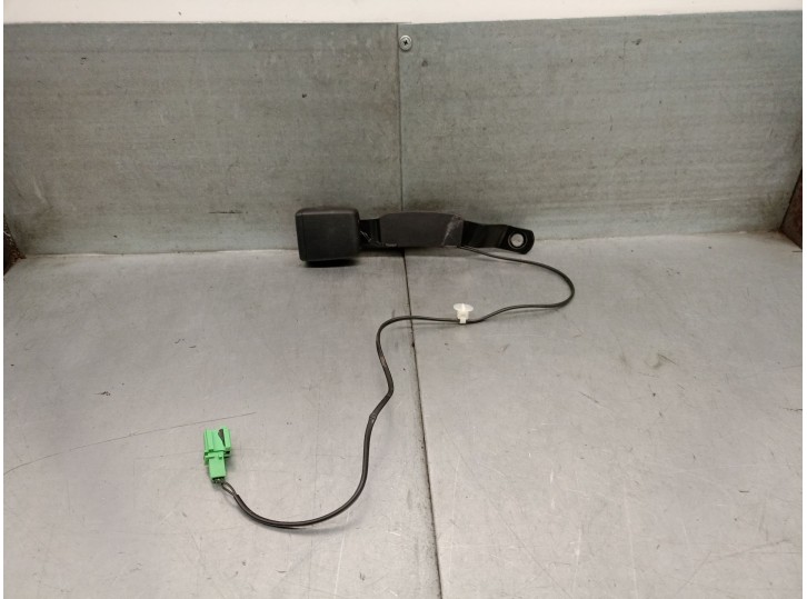 Recambio de enganche cinturon delantero derecho para skoda fabia iii (nj3) 1.0 referencia OEM IAM 6V0857756C 6V0857756C 