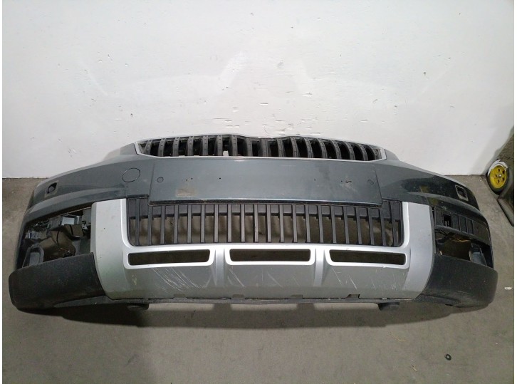 Recambio de paragolpes delantero para skoda yeti (5l) 2.0 tdi referencia OEM IAM 5L0807221P 5L0807221P 