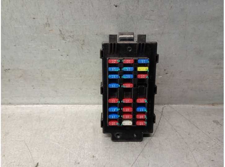 Recambio de caja reles / fusibles para chevrolet lacetti 1.6 cat referencia OEM IAM AK4023  