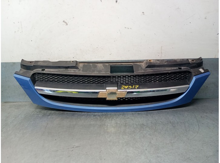 Recambio de rejilla delantera para chevrolet lacetti 1.6 cat referencia OEM IAM 96547129 96547127 