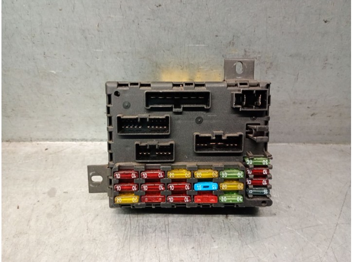 Recambio de caja reles / fusibles para alfa romeo 156 (116) 1.9 jtd cat referencia OEM IAM 46447809 46447809 