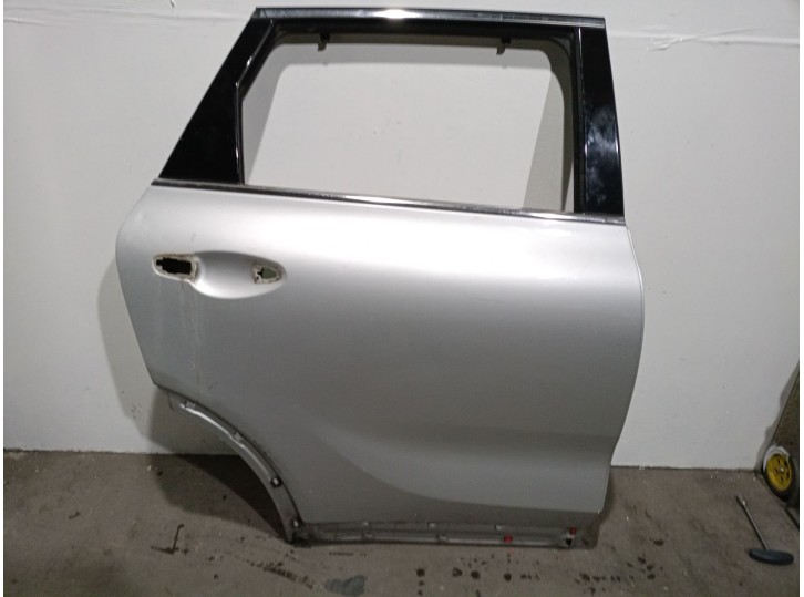 Recambio de puerta trasera derecha para kia sorento iii (um) 2.2 crdi referencia OEM IAM 77004C5010 77004C5010 