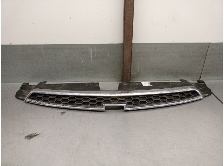 Recambio de rejilla delantera para chevrolet cruze 2.0 diesel cat referencia OEM IAM 95931767 95931767 