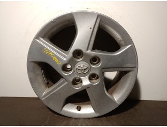 Recambio de llanta para toyota auris 1.8 16v cat referencia OEM IAM 4261102D90 R15X6JET39 