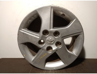 Recambio de llanta para toyota auris 1.8 16v cat referencia OEM IAM 4261102D90 R15X6JET39 