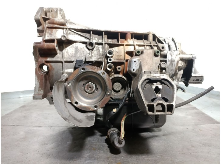 Replacement gearbox for Audi A6 Saloon (C4) 2.6 OEM IAM reference CRD 01K300041GX 4HP18 ZF
