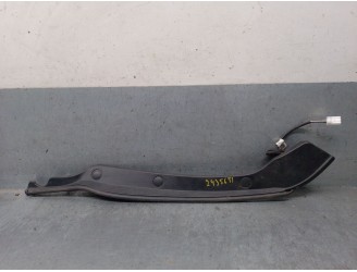 Recambio de molduras traseras para kia sorento iii (um) 2.2 crdi referencia OEM IAM 83130C5100 83130C5100 