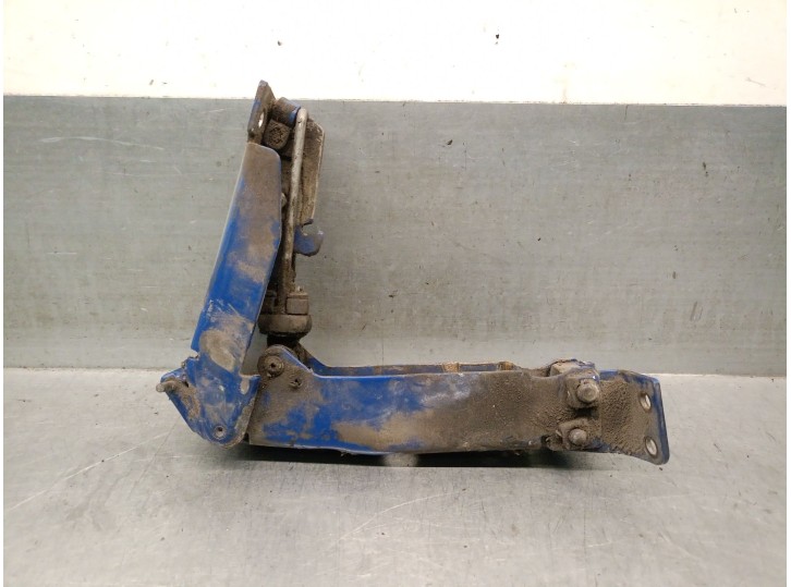 Recambio de bisagra porton para mercedes-benz vito (w638) caja cerrada 110 cdi (638.094) referencia OEM IAM A6387401737 A638740