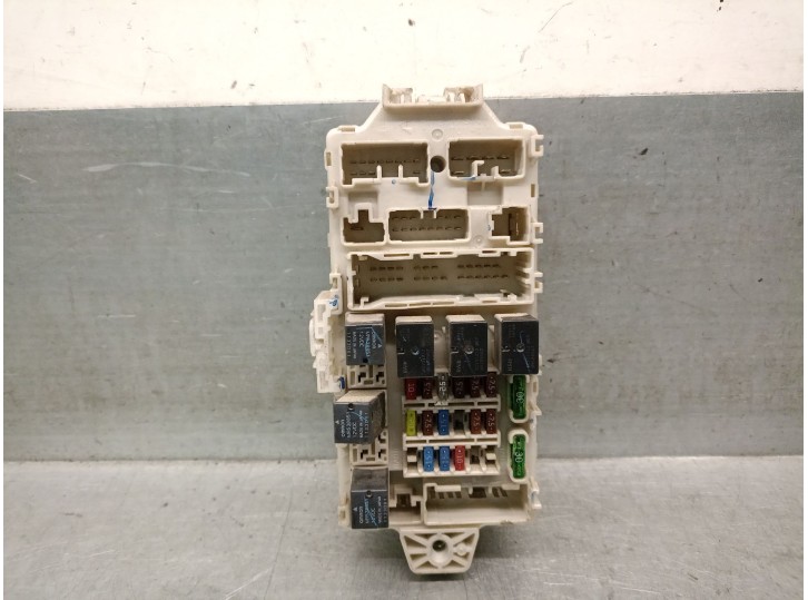 Recambio de caja reles / fusibles para mitsubishi outlander i (cu_w) 2.0 4wd (cu2w) referencia OEM IAM MR587875  