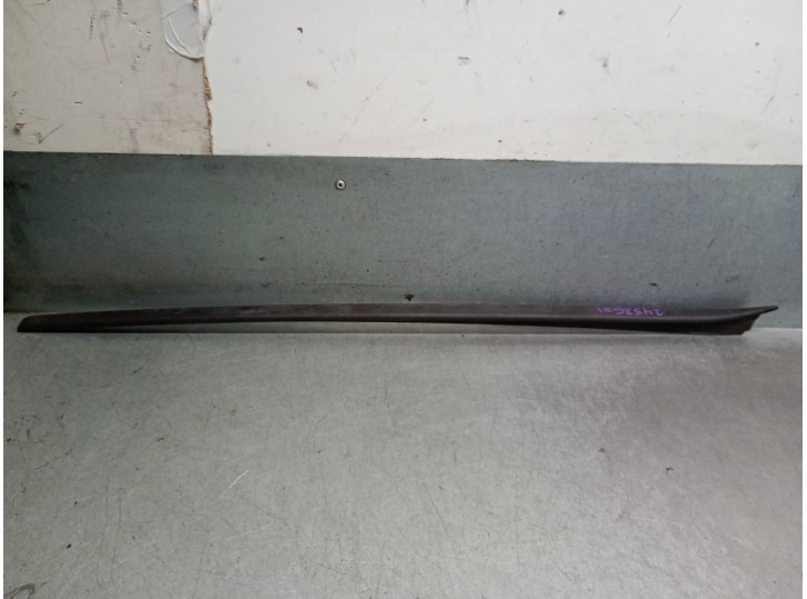 Recambio de molduras delanteras para volkswagen golf viii (cd1, da1) 1.5 etsi referencia OEM IAM 5H0854327A 5H0854327A 