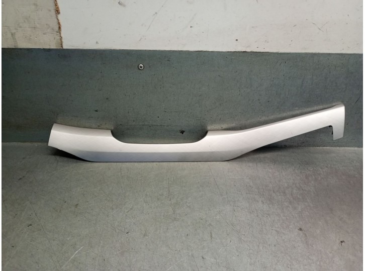 Recambio de molduras delanteras para volkswagen golf viii (cd1, da1) 1.5 etsi referencia OEM IAM 5H1858415E 5H1858415E 