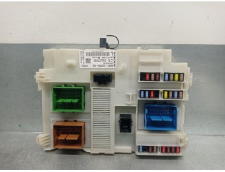 Recambio de caja reles / fusibles para volvo v60 i (155) d3 / d4 referencia OEM IAM 31314116AA  28280587