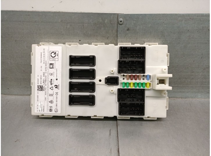 Recambio de caja reles / fusibles para bmw x2 (f39) sdrive 18 i referencia OEM IAM 7597765893  2611139385 ANATEL