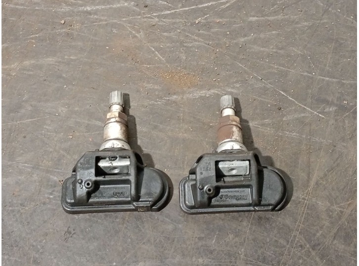 Replacement of pressure sensor for Opel Astra J Lim. 1.6 CDTi DPF OEM IAM reference 13598775 